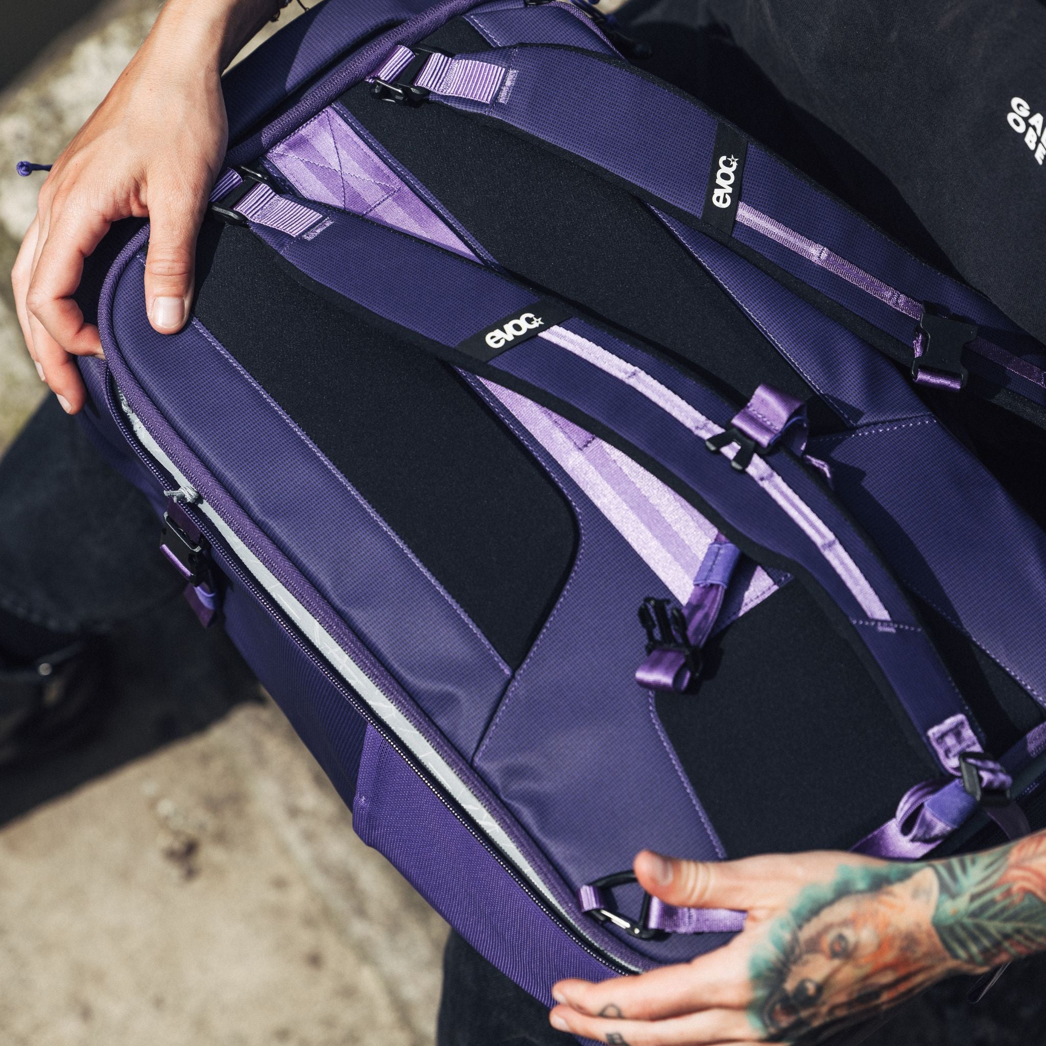 #Colour_violet - black