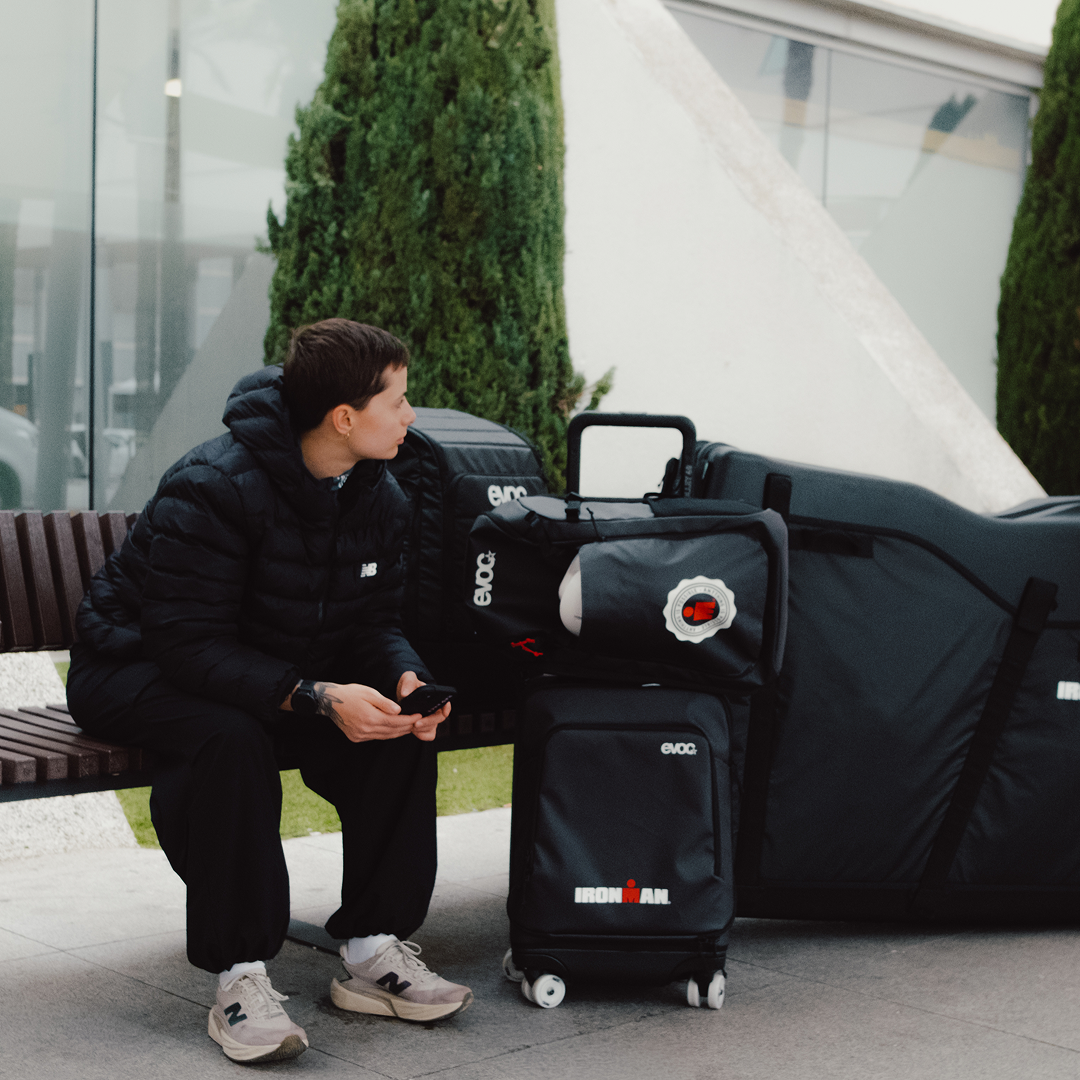 #Colour_carbon grey - black