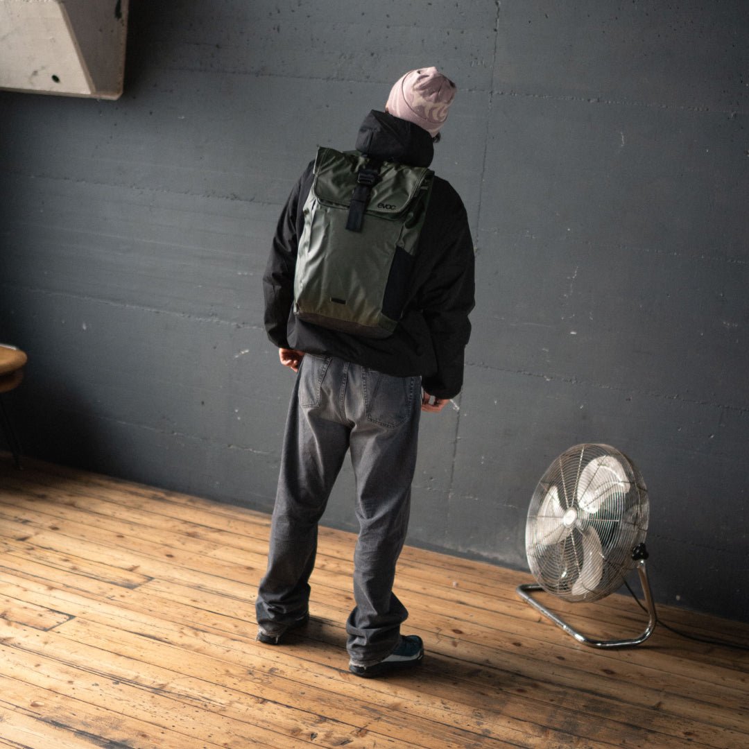 #Colour_dark olive - black