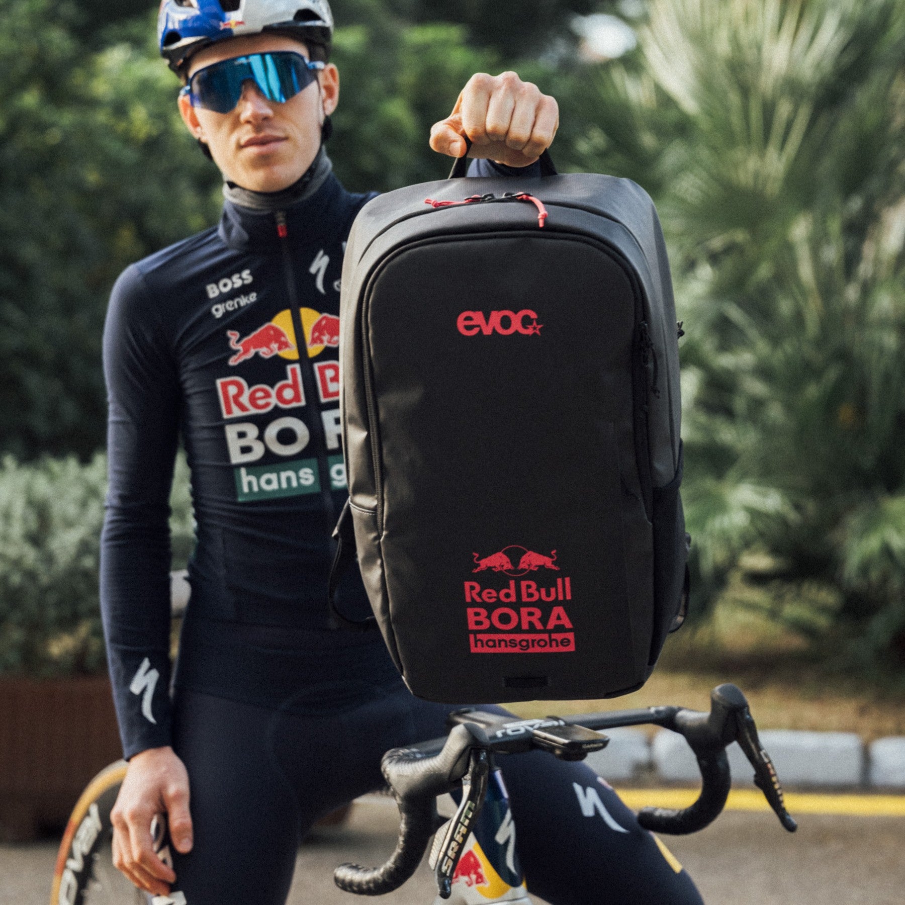 #Colour_carbon grey - black