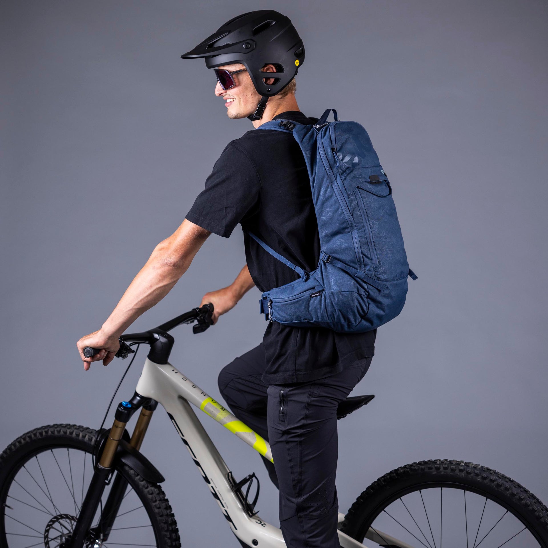 Dorsale Intégrée Sac A Dos Vtt Enduro Avec Dorsale Sac De Trail