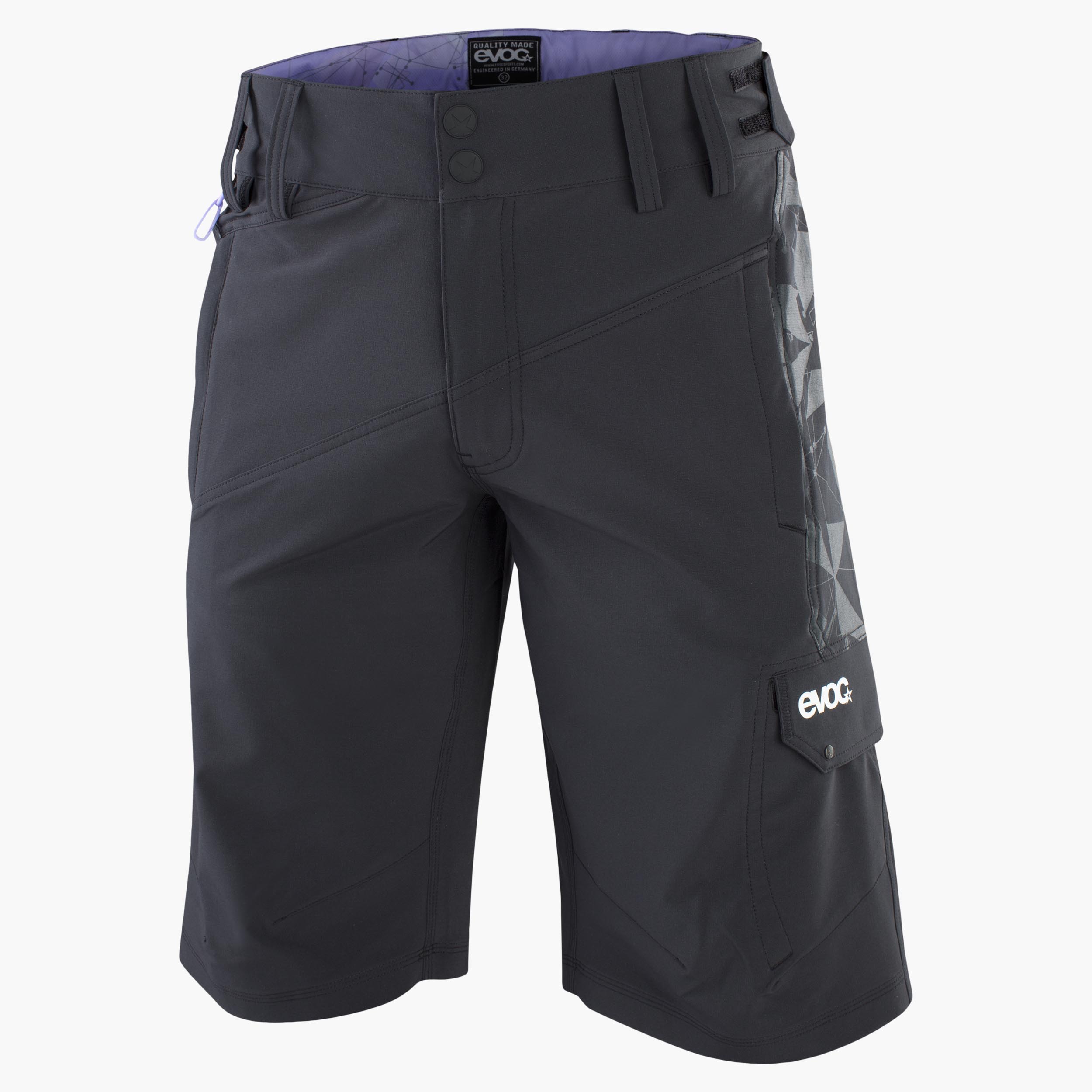 BIKE SHORTS MEN - Comfortable bike shorts made of water-repellent and quick-drying material