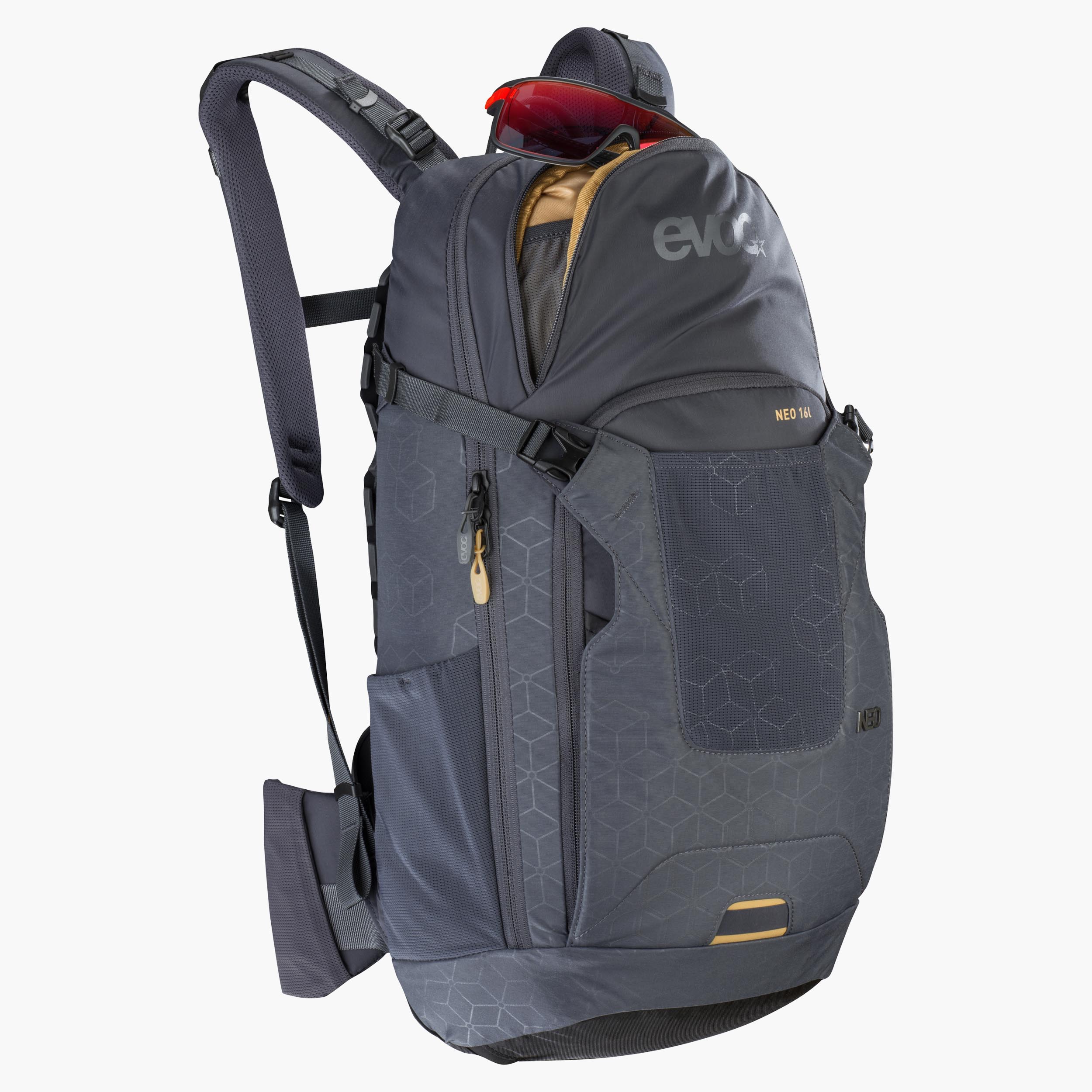 NEO 16 - Innovative protector backpack with excellent carrying comfort