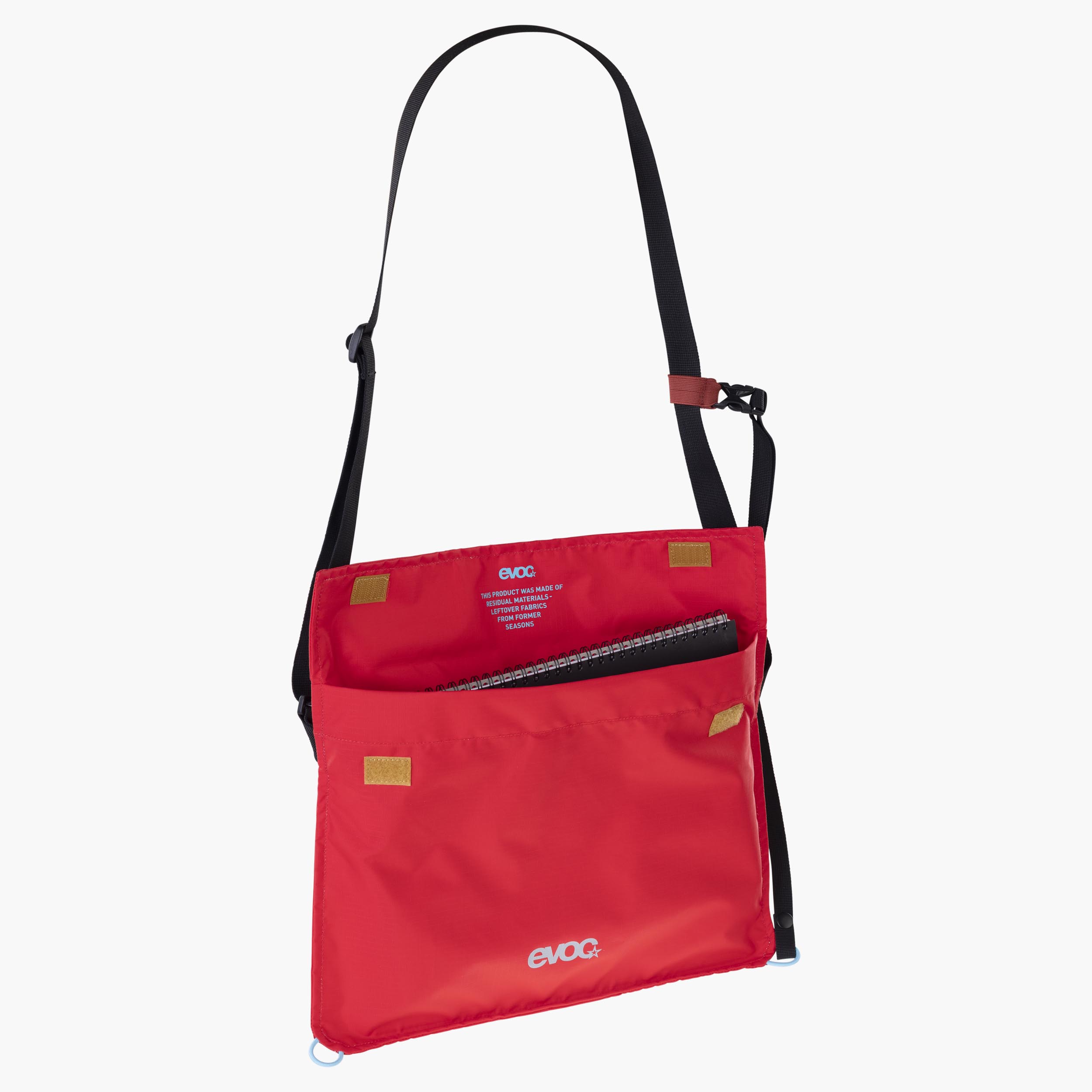 MUSETTE - Lightweight, reflective shoulder bag made from materials of past collections 