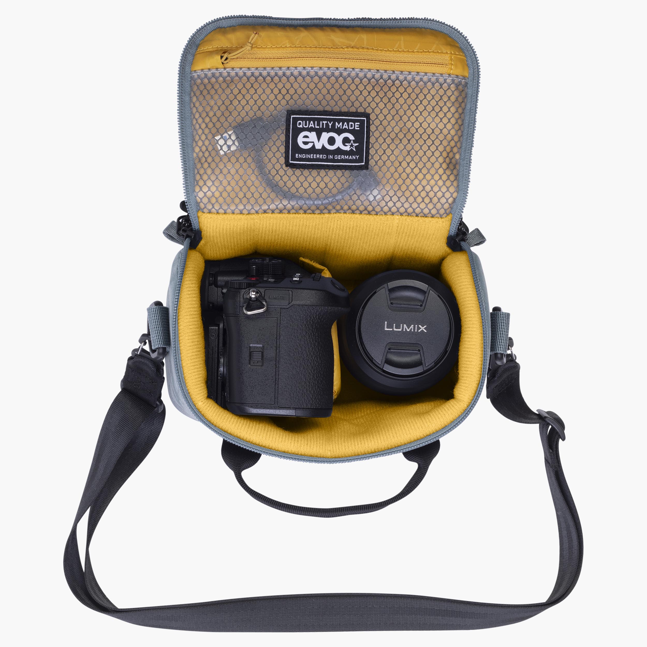 CB 3 - Convenient bag to securely transport system cameras