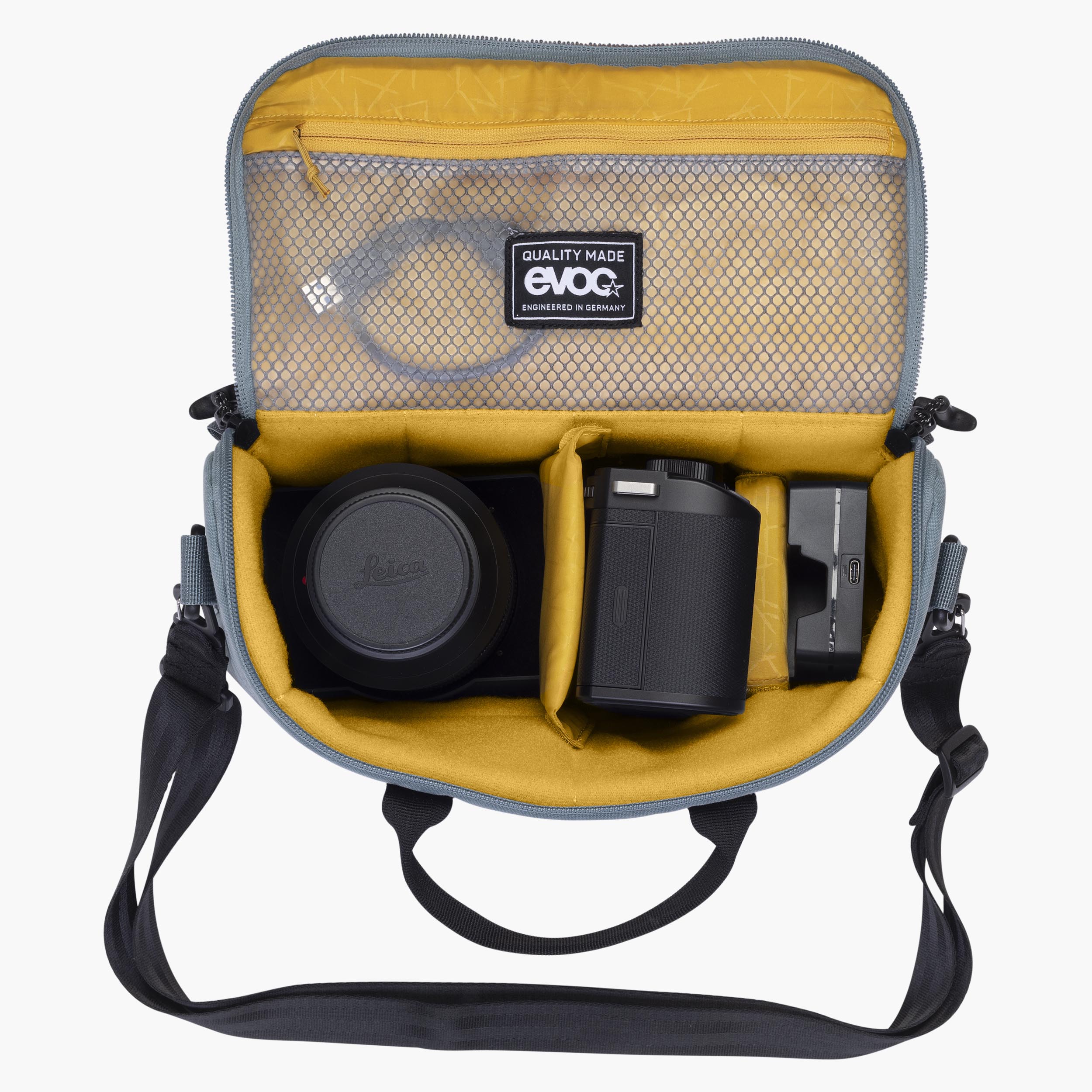 CB 6 - Convenient bag to securely transport system cameras