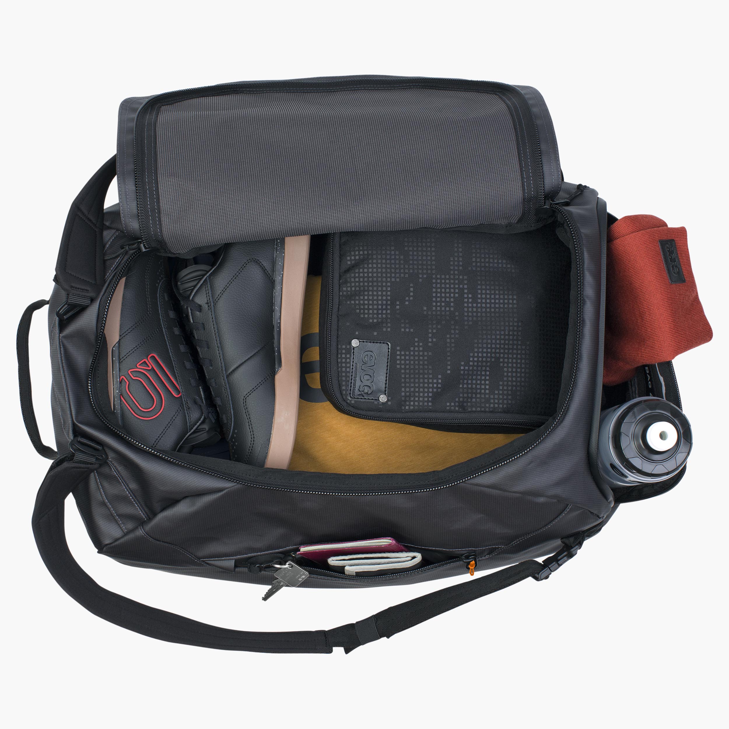 DUFFLE BAG 40 - Spacious, very robust and water-repellent travel bag with detachable backpack straps