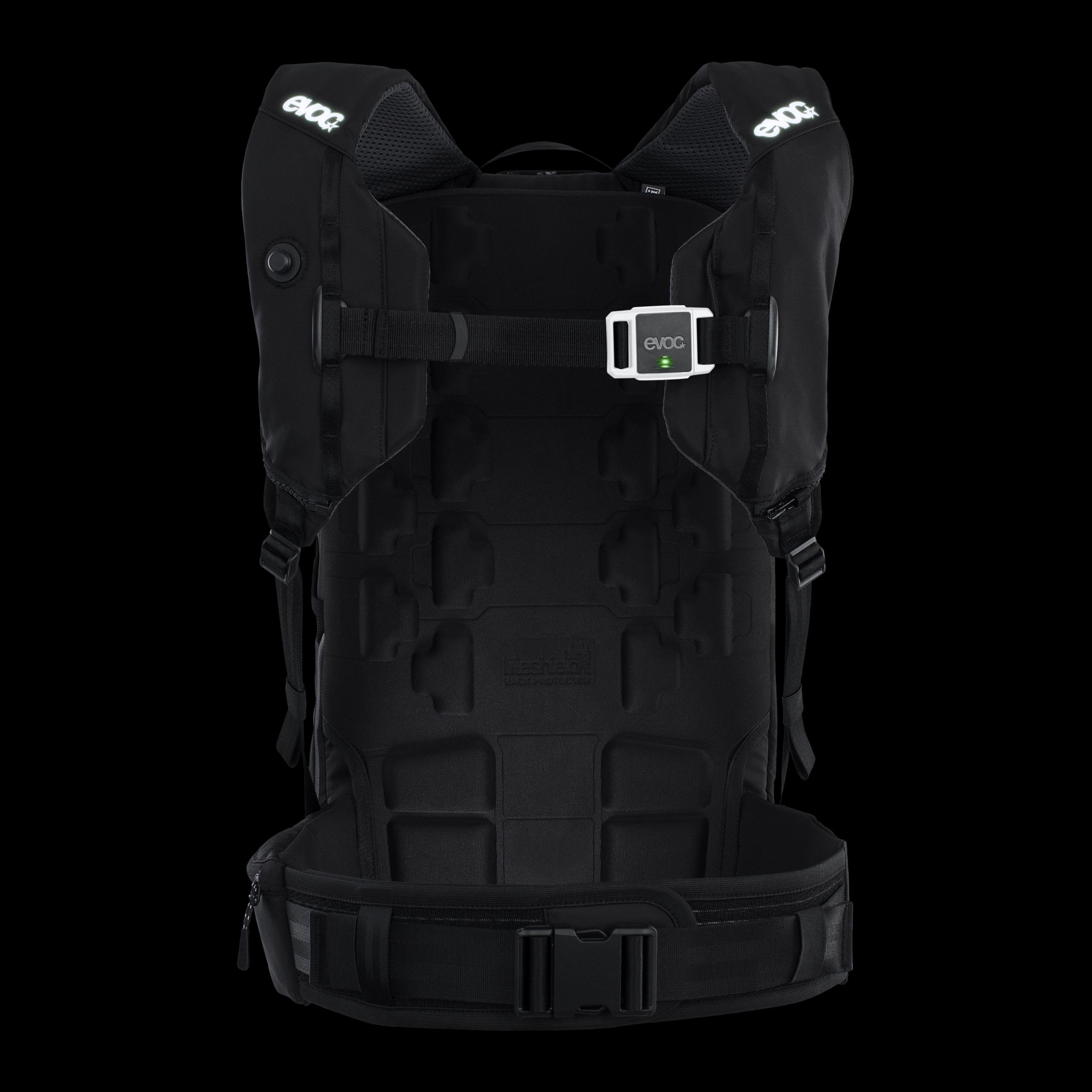 COMMUTE A.I.R. PRO 18 - The world's first cycling backpack with an integrated airbag and back protector 