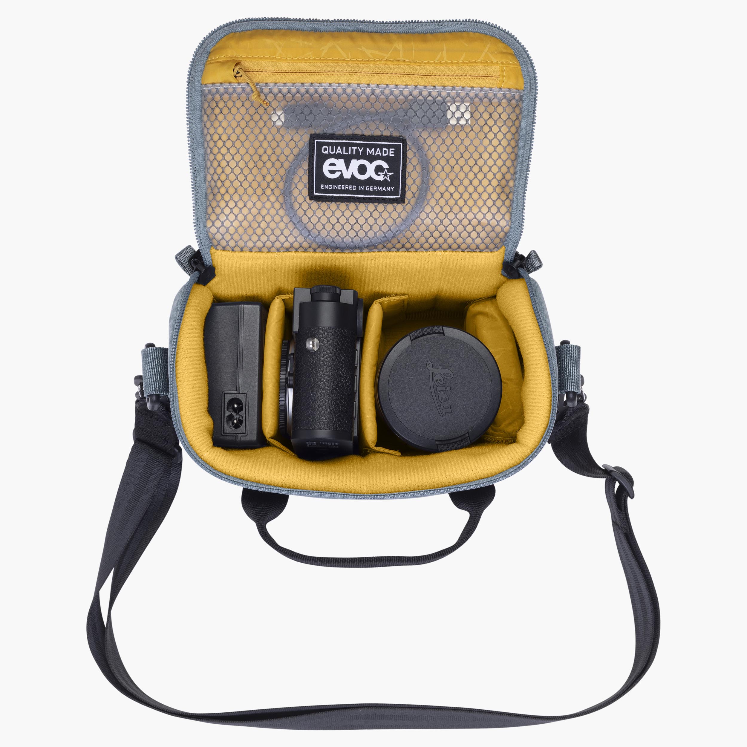 CB 3 - Convenient bag to securely transport system cameras