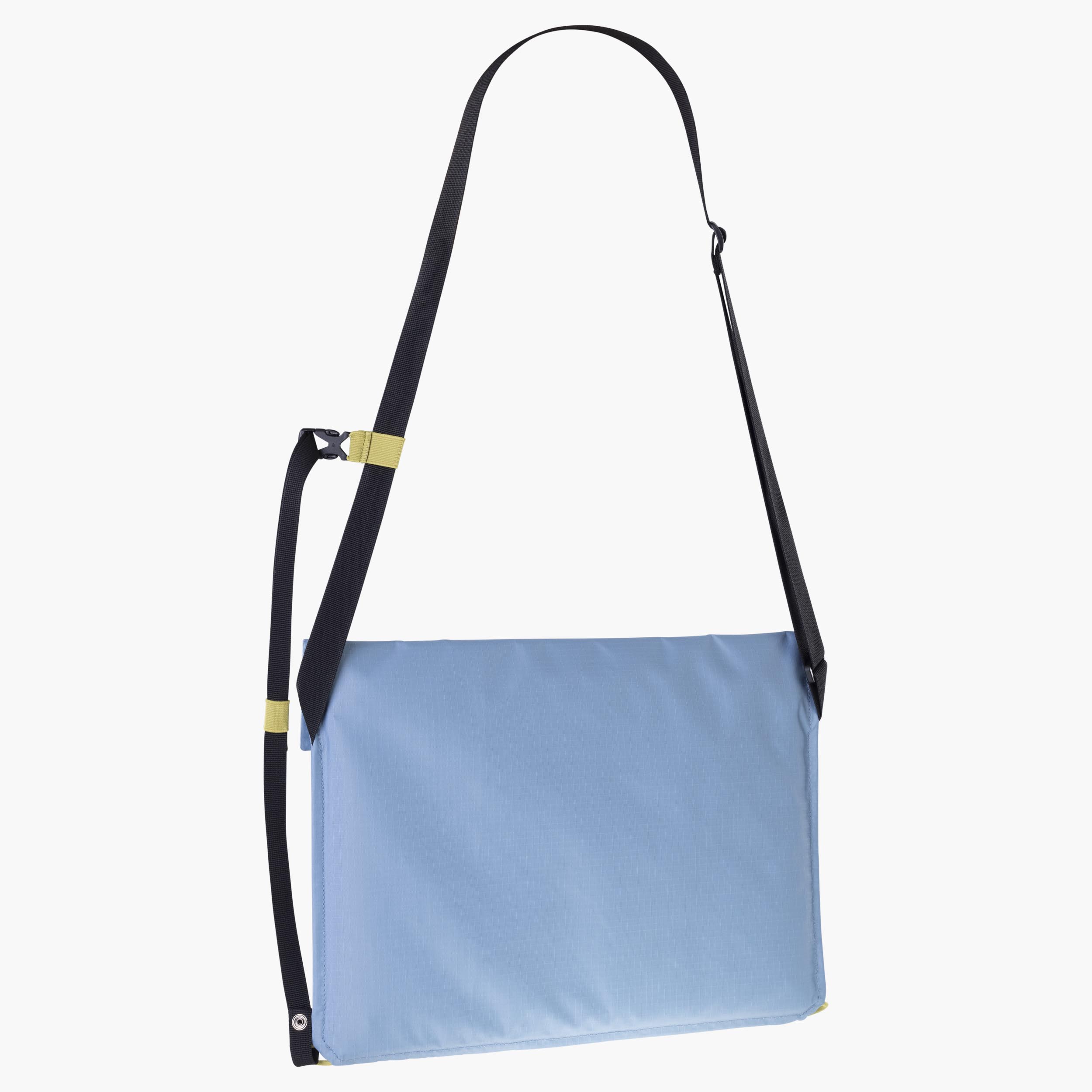 MUSETTE - Lightweight, reflective shoulder bag made from materials of past collections 