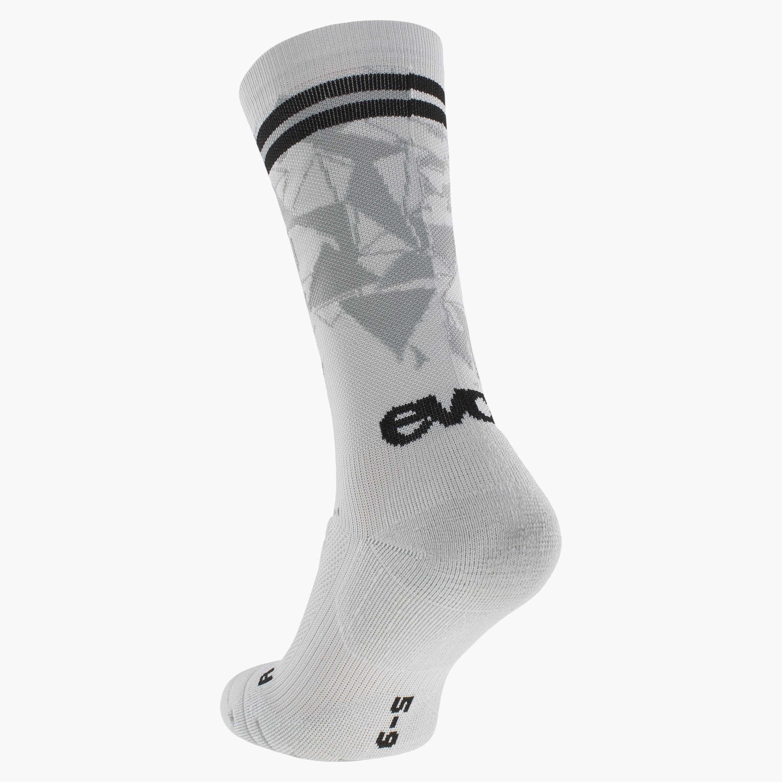 SOCKS MEDIUM - Classic skate socks with damping propperties for added comfort